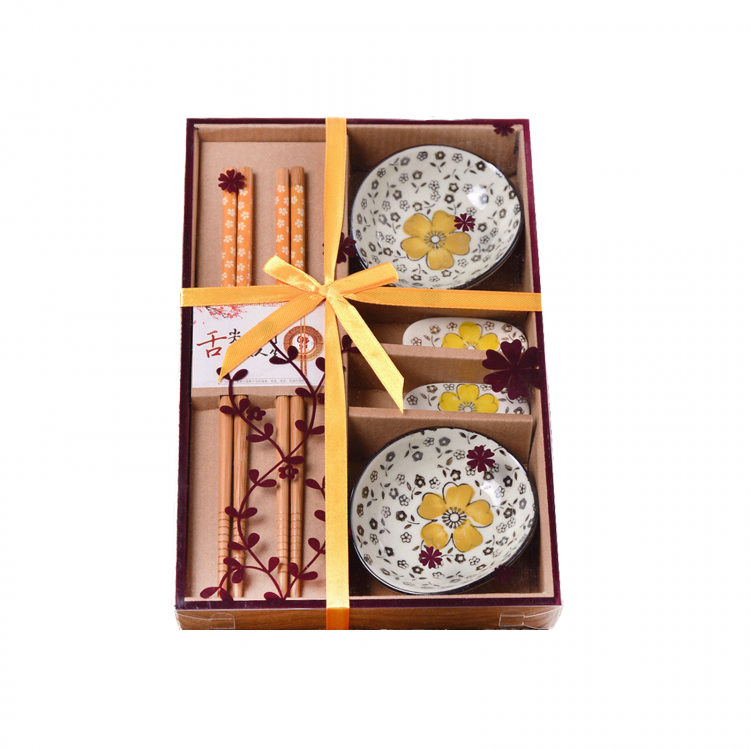 Набор посуды Цветок желтый