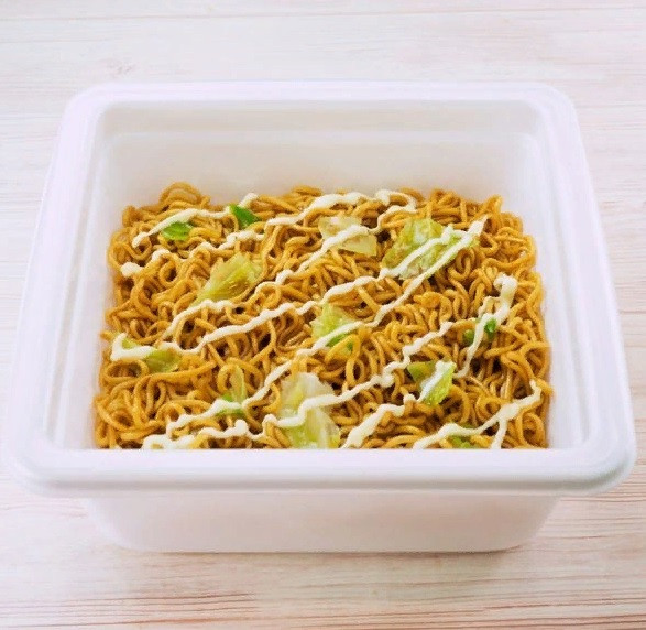 Лапша Nissin Якисоба с овощным соусом и майонезом, 153гр, Япония